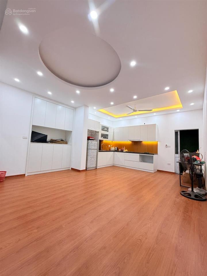 Tin thật! nhà lô góc nguyễn chính, ngõ ba gác tránh, 3 p ngủ full nội thất, sđcc, không quy hoạch