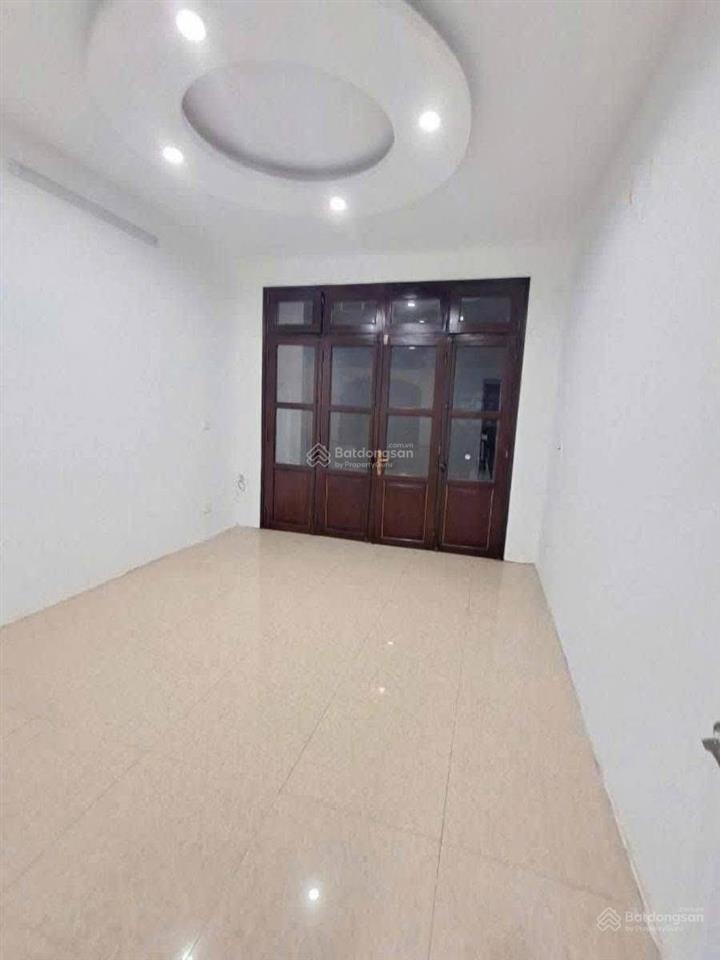 Ô tô đỗ phố nguyễn khoái 40m2 x6t giá 6.9 tỷ sổ cc kd nhà đẹp dân xây 2 thoáng có tl bao qh