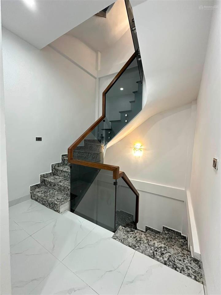 Lô góc phố minh khai 42m2 x5t giá nhỉnh 7 tỷ sổ cc 2 thoáng dân xây có tl bao qh
