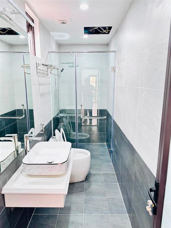 Gần phố trần khát chân 35m2 x6t thang máy 2 thoáng dân xây 20m ra phố ở ngay sổ đỏ cc có tl bao qh
