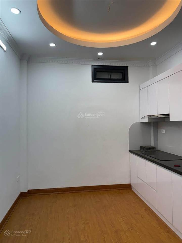 Sau nhà mặt phố phương mai 39m2x6t kd dân xây chắc chắn 2 thoáng sổ đỏ cc có tl