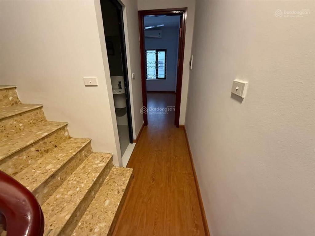 Sau nhà mặt phố phương mai 39m2x6t kd dân xây chắc chắn 2 thoáng sổ đỏ cc có tl