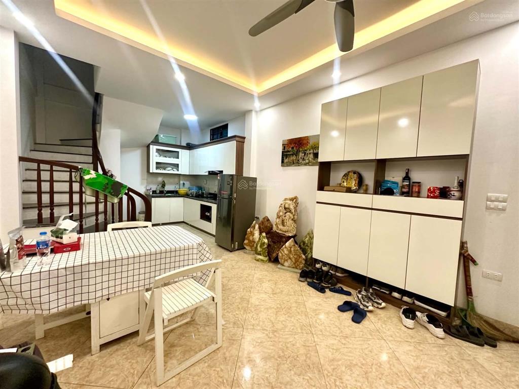189tr/m2! hoàng mai ngõ 3 gác tránh, 2 thoáng dân xây, sổ đỏ 45m2 x 5t, sân riêng, qh ổn định