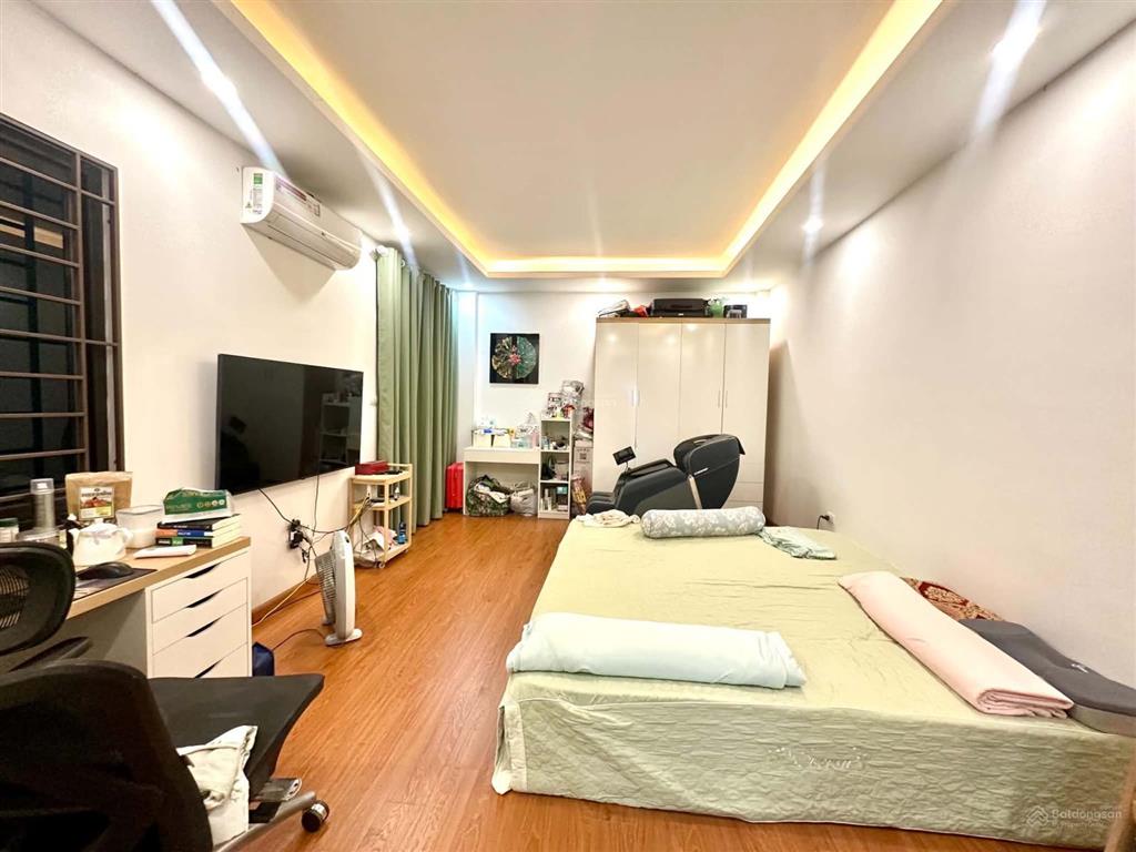 189tr/m2! hoàng mai ngõ 3 gác tránh, 2 thoáng dân xây, sổ đỏ 45m2 x 5t, sân riêng, qh ổn định