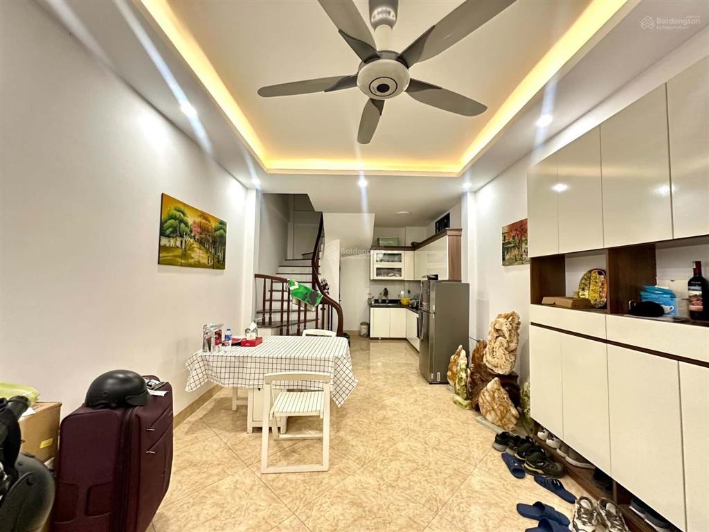 189tr/m2! hoàng mai ngõ 3 gác tránh, 2 thoáng dân xây, sổ đỏ 45m2 x 5t, sân riêng, qh ổn định