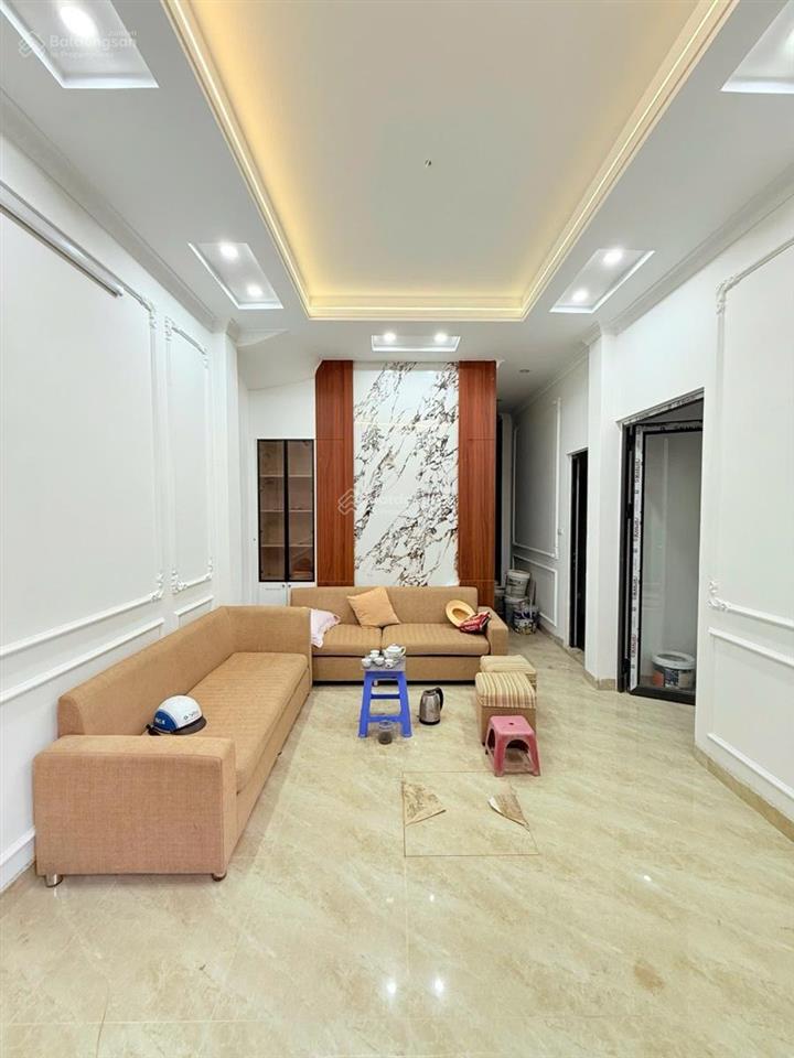 Ô tô đỗ cửa phố trần khát chân 48,8m2 x5t thang máy nhập khẩu 2 tháng kd sổ đỏ cc có tl bao qh