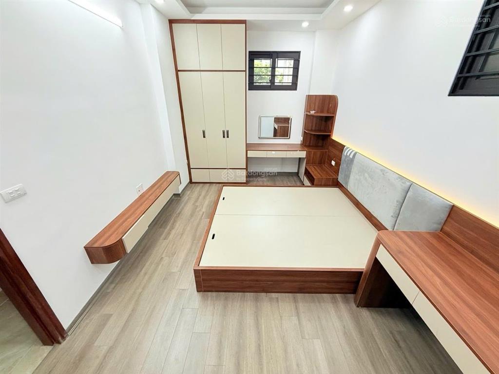 Ô tô đỗ cửa phố trần khát chân 48,8m2 x5t thang máy nhập khẩu 2 tháng kd sổ đỏ cc có tl bao qh
