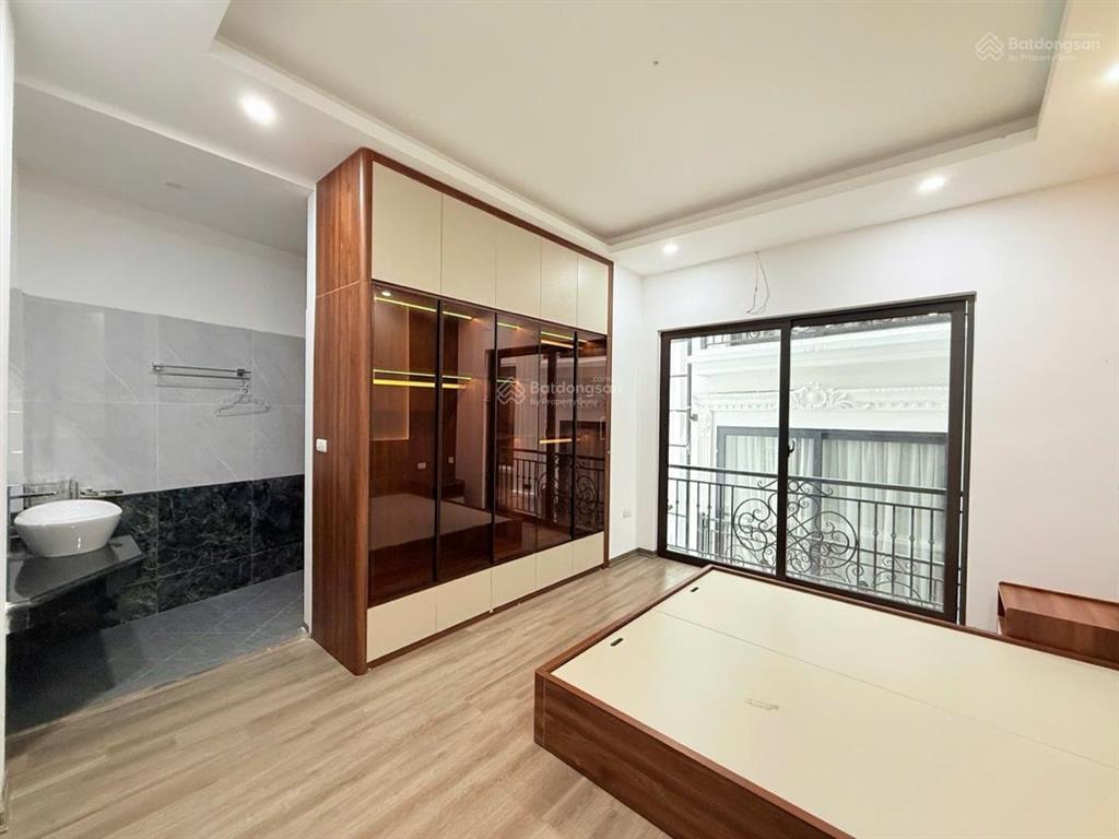 Ô tô đỗ cửa phố trần khát chân 48,8m2 x5t thang máy nhập khẩu 2 tháng kd sổ đỏ cc có tl bao qh