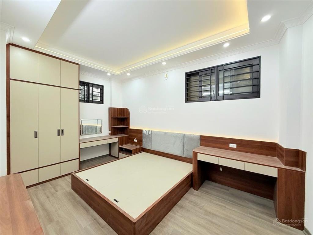 Ô tô đỗ cửa phố trần khát chân 48,8m2 x5t thang máy nhập khẩu 2 tháng kd sổ đỏ cc có tl bao qh
