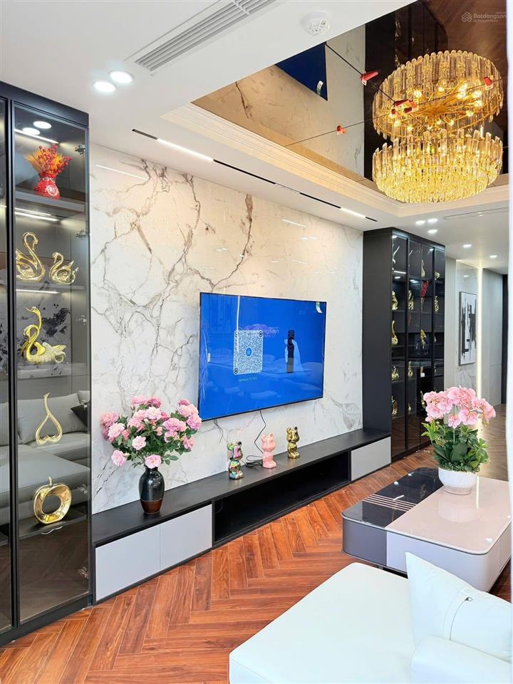 Ô tô đỗ cổng phố trần khát chân thang máy nhập khẩu 6 ngủ đủ công năng 50m2 x6t sổ cc có tl