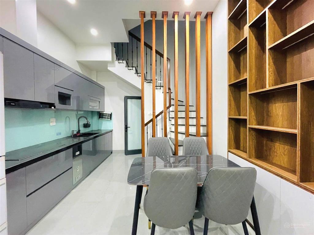 Sau nhà mặt phố giáp nhị 40m2 x5t giá 8 tỷ sổ cc có tl2, thoáng kinh doanh nhà đẹp dân xây bao qh