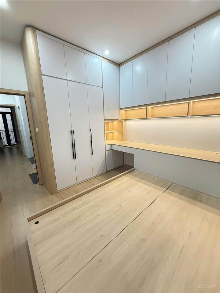 Ô tô đỗ cổng phố lương khánh thiện 40m2 x4t giá nhỉnh 8 tỷ sổ cc kd có tl