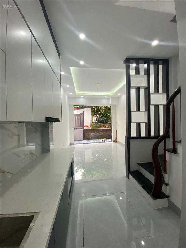 Gần ô tô phố giáp bát 38m2 x 5t giá nhỉnh 6 tỷ dân xây chắc chắn 2 thoáng ba gác phi sổ đỏ cc có tl