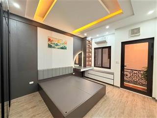 Ô tô đỗ cổng phố minh khai 2 thoáng dân xây 45m x6t giá 8.1 tỷ sổ đỏ cc có tl