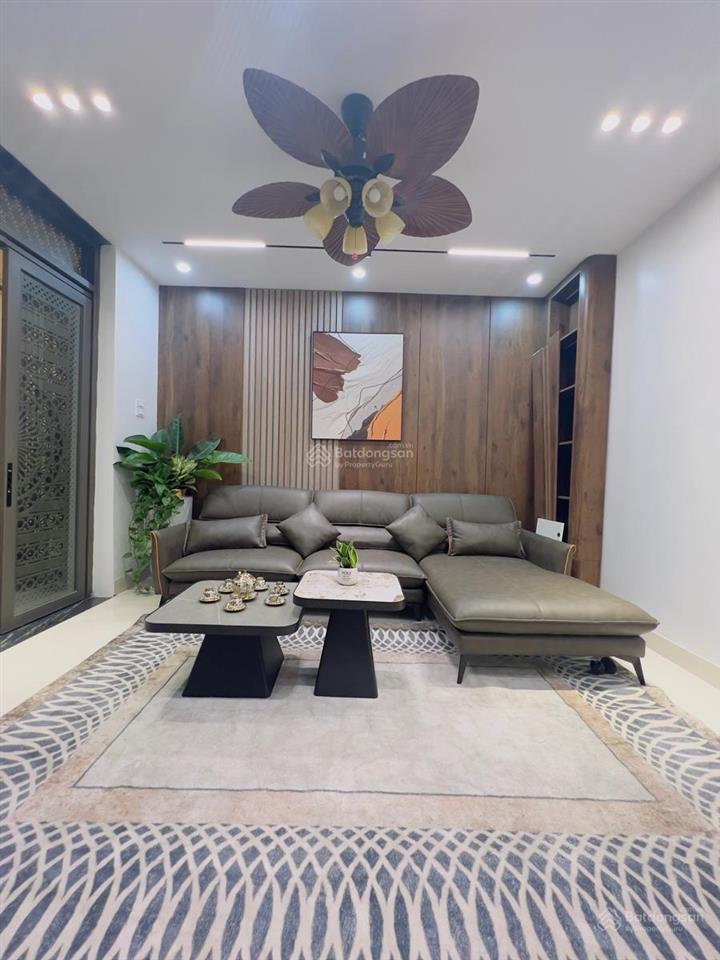 Ô tô đỗ cửa phố đại la 40m2 x5t thang máy full nội thất mới coong 2 thoáng đẹp ở ngay giá 9,2 tỷ