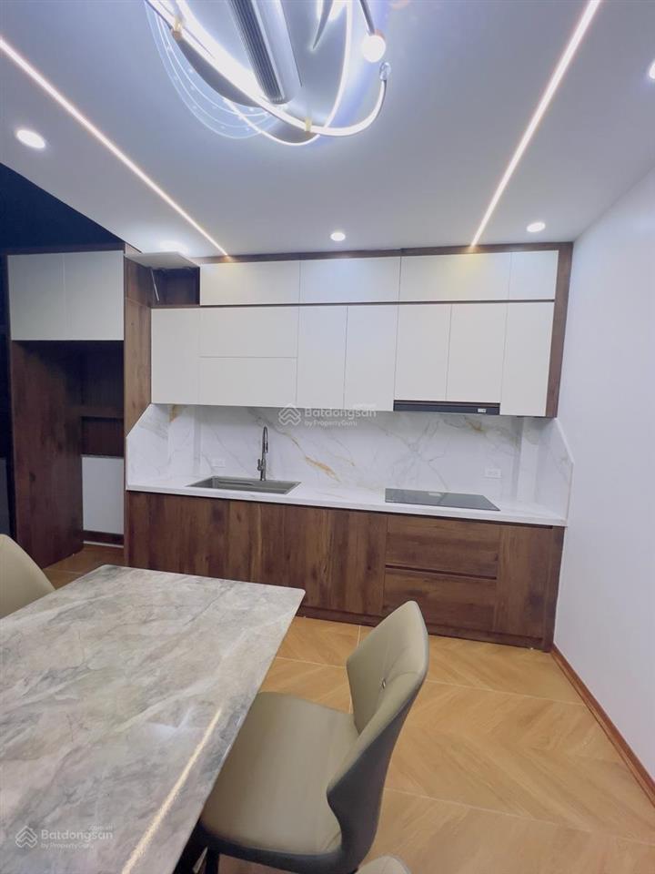 Ô tô đỗ cửa phố đại la 40m2 x5t thang máy full nội thất mới coong 2 thoáng đẹp ở ngay giá 9,2 tỷ
