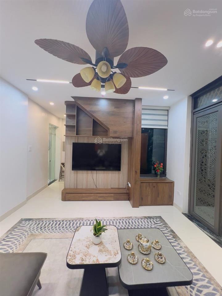 Ô tô đỗ cửa phố đại la 40m2 x5t thang máy full nội thất mới coong 2 thoáng đẹp ở ngay giá 9,2 tỷ