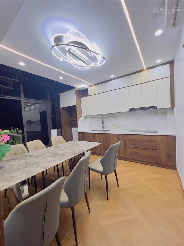Ô tô đỗ cửa phố đại la 40m2 x5t thang máy full nội thất mới coong 2 thoáng đẹp ở ngay giá 9,2 tỷ