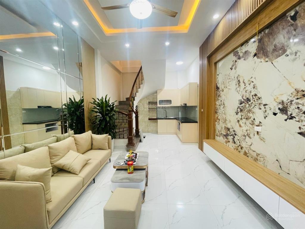 Giảm chào! nguyễn đức cảnh, 20m ra ô tô, 2 thoáng, dân xây, sân riêng, sđcc, ko qh