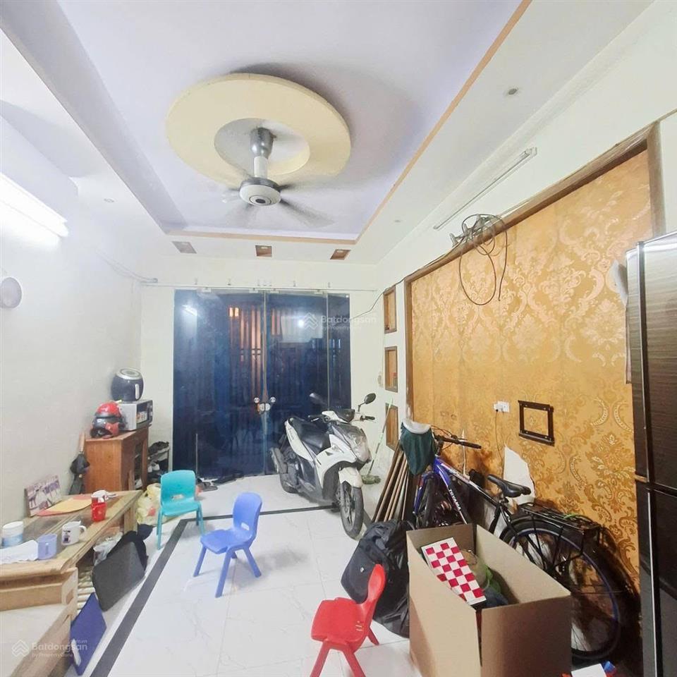 Ô tô đỗ phố tam trinh 35m2 x5t dân xây 2 thoáng sổ cc có tl bao qh, giá nhỉnh 6 tỷ vợt ngay