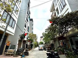 Sau nhà mặt phố thanh nhàn ô tô đỗ cửa 40m2x4t giá nhỉnh 12 tỷ sổ cc có tl bao qh kd đỉnh