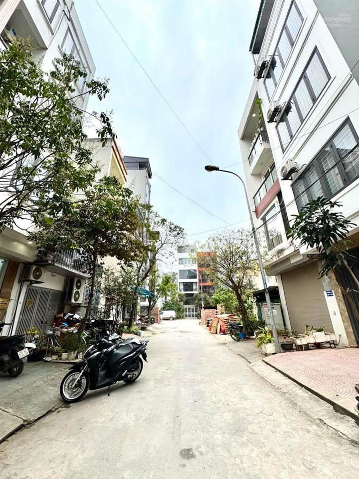 Sau nhà mặt phố thanh nhàn ô tô đỗ cửa 40m2x4t giá nhỉnh 12 tỷ sổ cc có tl bao qh kd đỉnh