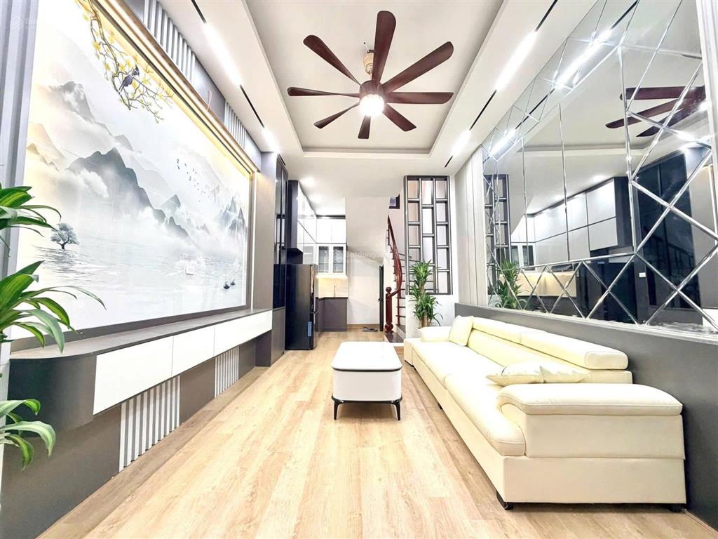 Gần phố kim ngưu 35m2 x5t giá nhỉnh 6 tỷ sổ cc có tl 2 thoáng full nội thất ở ngay