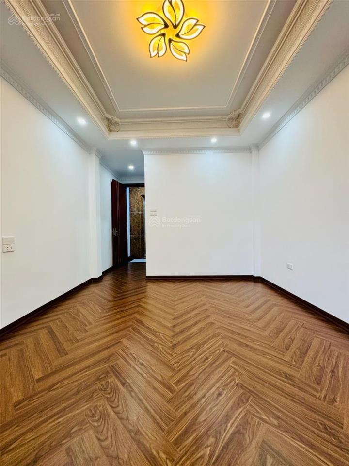 Ô tô đỗ phố lĩnh nam 40m2 x5t thang máy nhập khẩu 2 thoáng sổ cc có tl bao qh