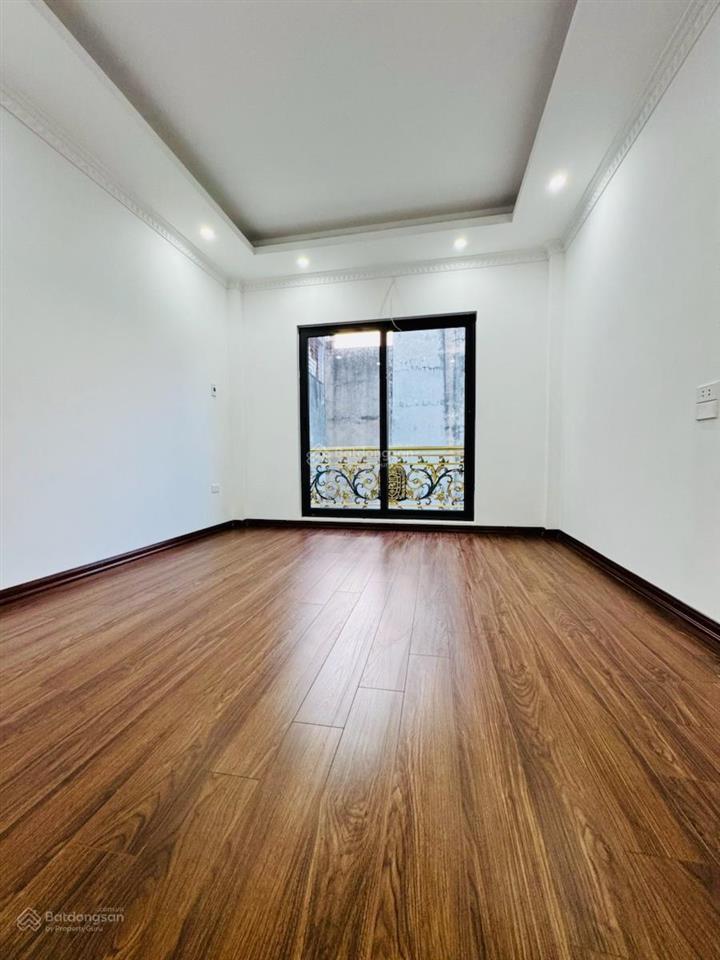 Ô tô đỗ phố lĩnh nam 40m2 x5t thang máy nhập khẩu 2 thoáng sổ cc có tl bao qh