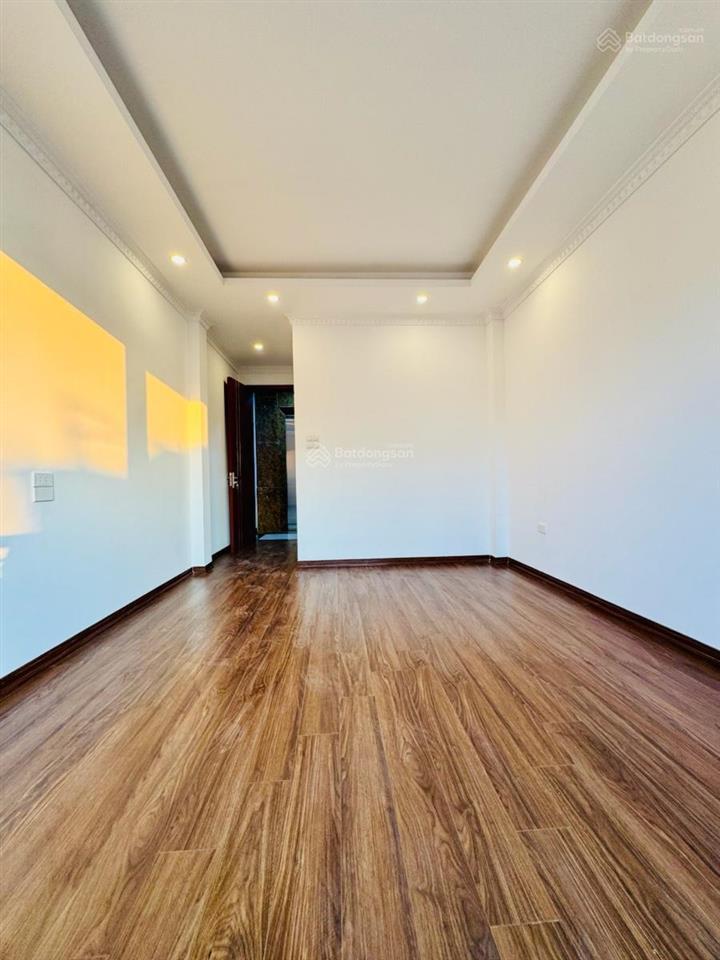 Ô tô đỗ phố lĩnh nam 40m2 x5t thang máy nhập khẩu 2 thoáng sổ cc có tl bao qh
