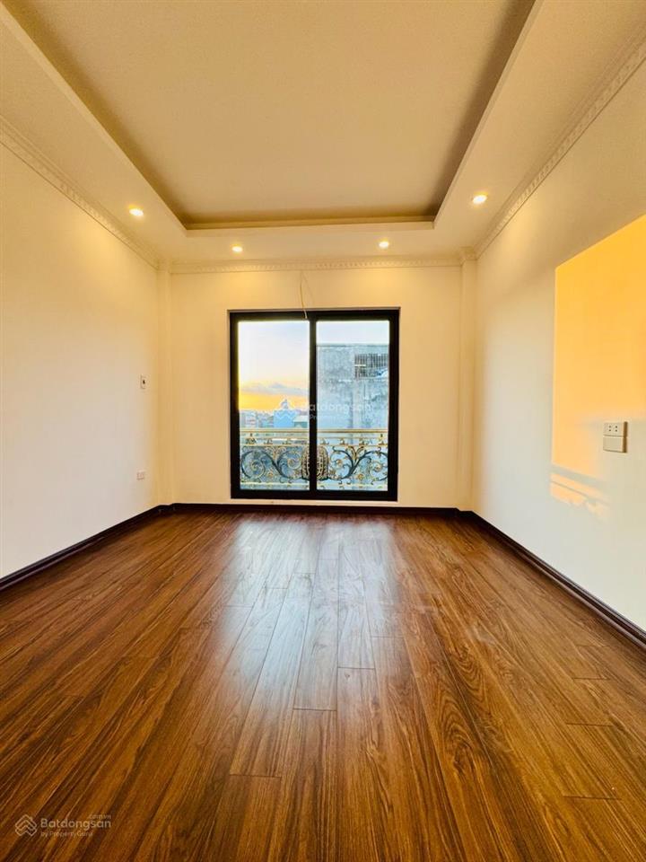 Ô tô đỗ phố lĩnh nam 40m2 x5t thang máy nhập khẩu 2 thoáng sổ cc có tl bao qh
