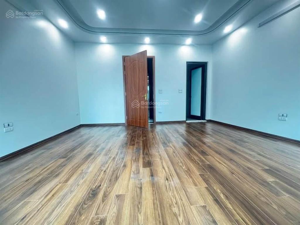 Gần phố trần khát chân 35m2 x5t giá 6.3 tỷ sổ cc 2 thoáng dân xây có tl bao qh