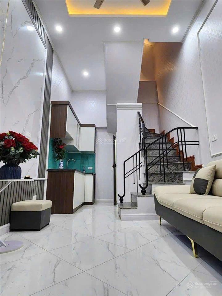 Phân lô phố hoàng mai 40m2 x5t mt 5m giá 7.1 tỷ sổ đỏ cc 2 thoáng dân xây có tl bao qh
