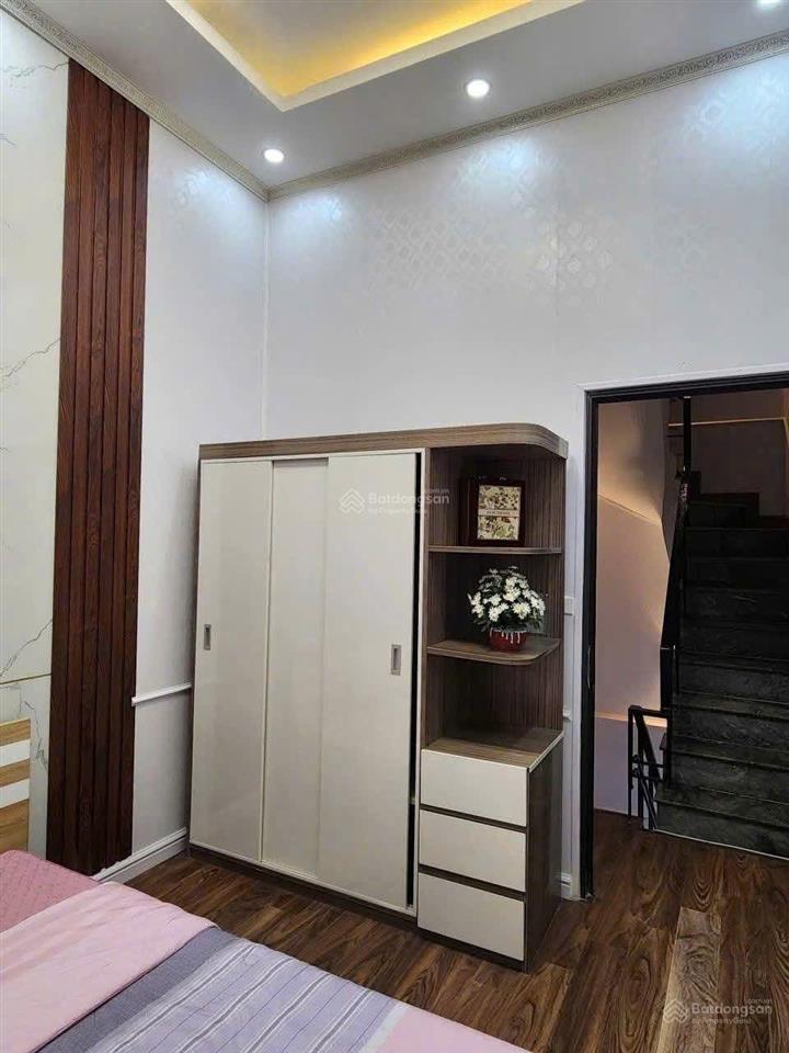 Phân lô phố hoàng mai 40m2 x5t mt 5m giá 7.1 tỷ sổ đỏ cc 2 thoáng dân xây có tl bao qh