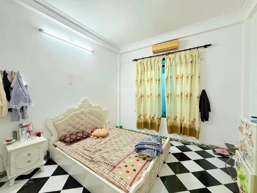 Ôtô đỗ cổng, phố tân mai 24m2x4t giá 4.4 tỷ sổ cc kd 2 thoáng có tl