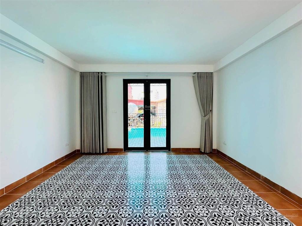 Nhỉnh 6 tỷ có ngay 1 căn phố trần khát chân 37m2 x5t xây mới coong 2 thoáng sổ cc có tl