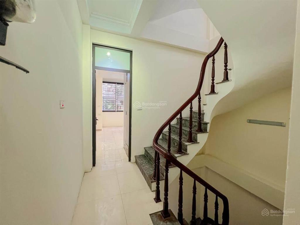 Sát phố tân mai 40m2 x 5t, giá nhỉnh 7 tỷ sổ cc có tl bao qh 2 thoáng dân xây