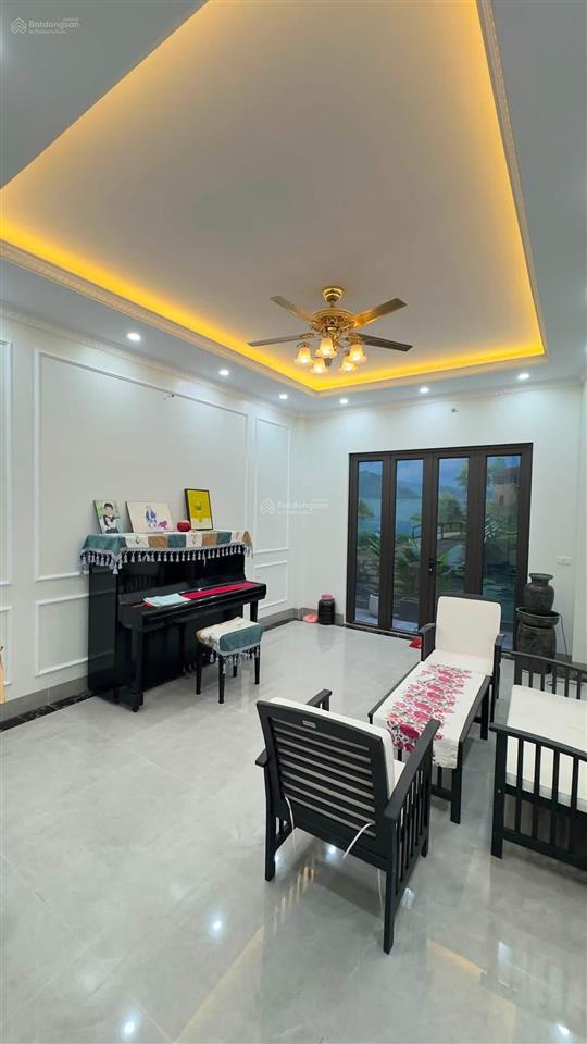 Gần phố trương định 40m2 x5t giá 5.8 tỷ sổ cc có tl 2 thoáng dân xây ở ngay bao qh
