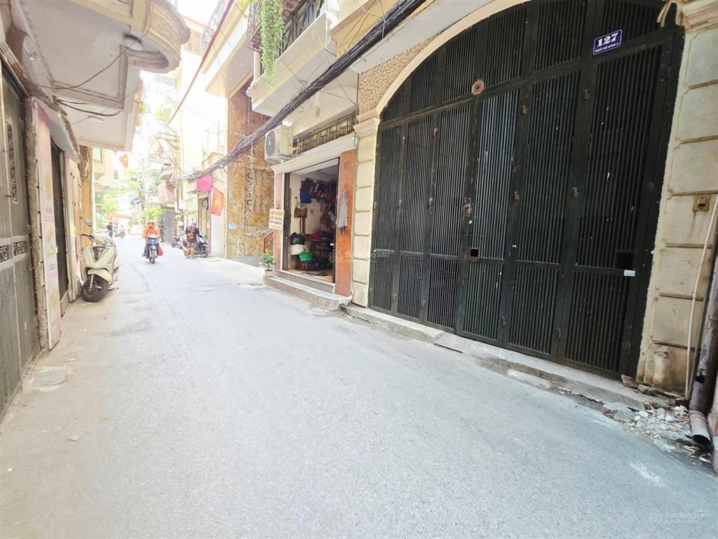 Gần phố tam trinh 40m2 x5t giá 5.7 tỷ sổ đỏ vuông vắn 2 thoáng trước sau dân xây kiên cố ở ngay