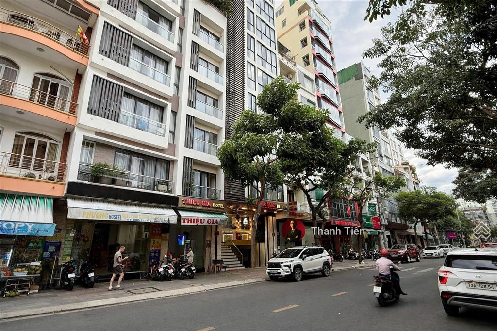 Mặt tiền bàu cát. nhà 6 tầng (7x17m). 11 phòng vip,hdt 100tr/tháng.phố ngân hàng,khách sạn  21,5tỷ