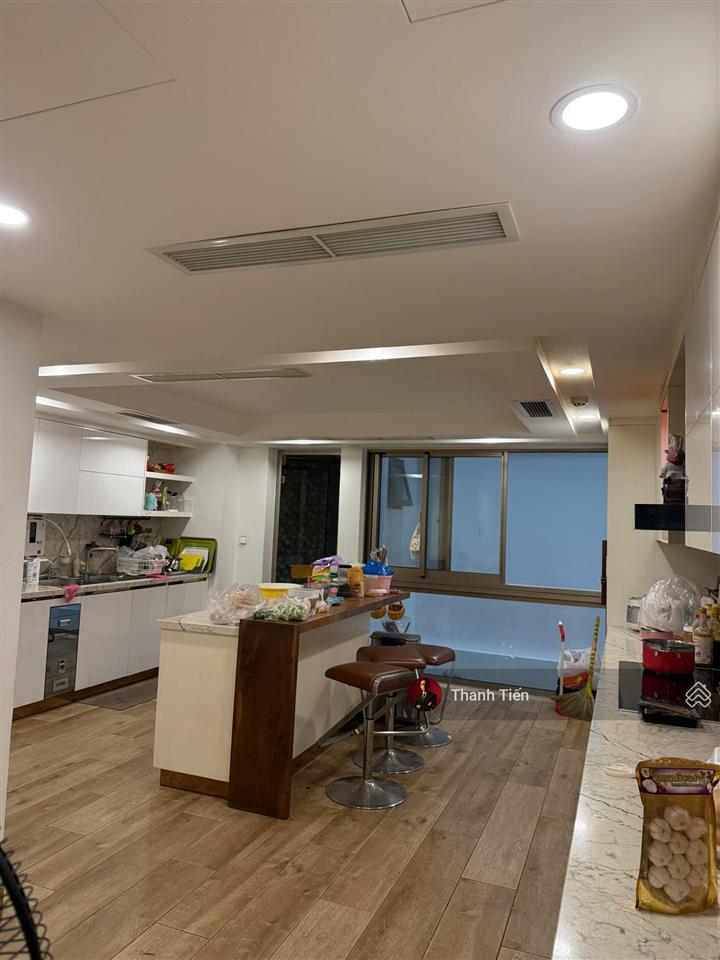Tòa nhà hầm + 6 tầng thang máy (5,5x24m). ngay khách sạn đệ nhất, đoạn kinh doanh tốt  33 tỷ