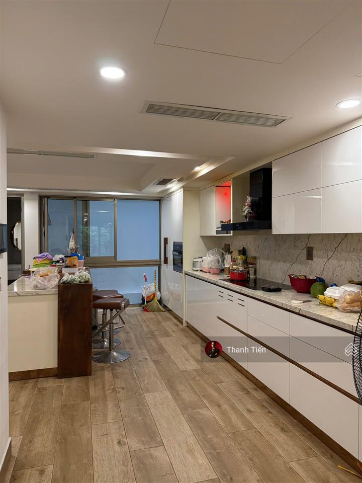 Tòa nhà hầm + 6 tầng thang máy (5,5x24m). ngay khách sạn đệ nhất, đoạn kinh doanh tốt  33 tỷ