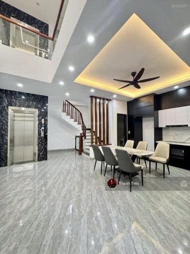 Bán nhà mới xây (6,5x13m) có thang máy. mặt tiền nguyễn hồng đào ngay metro số 2  chỉ 23,5 tỷ