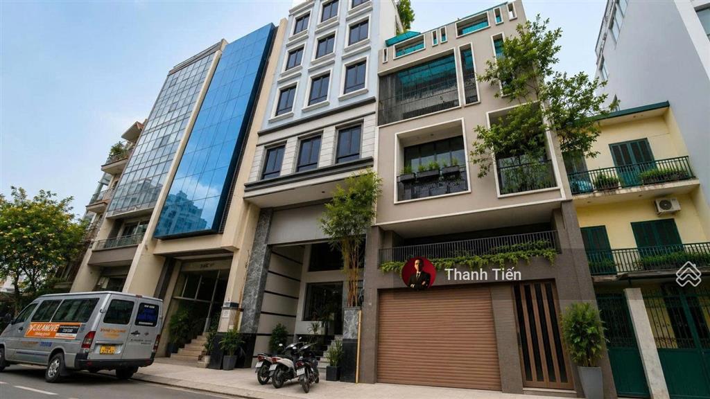 Bán tòa nhà hầm + 5 tầng thang máy (5,5x16m) mặt tiền ngay thăng long  cộng hòa. cách sân bay 500m