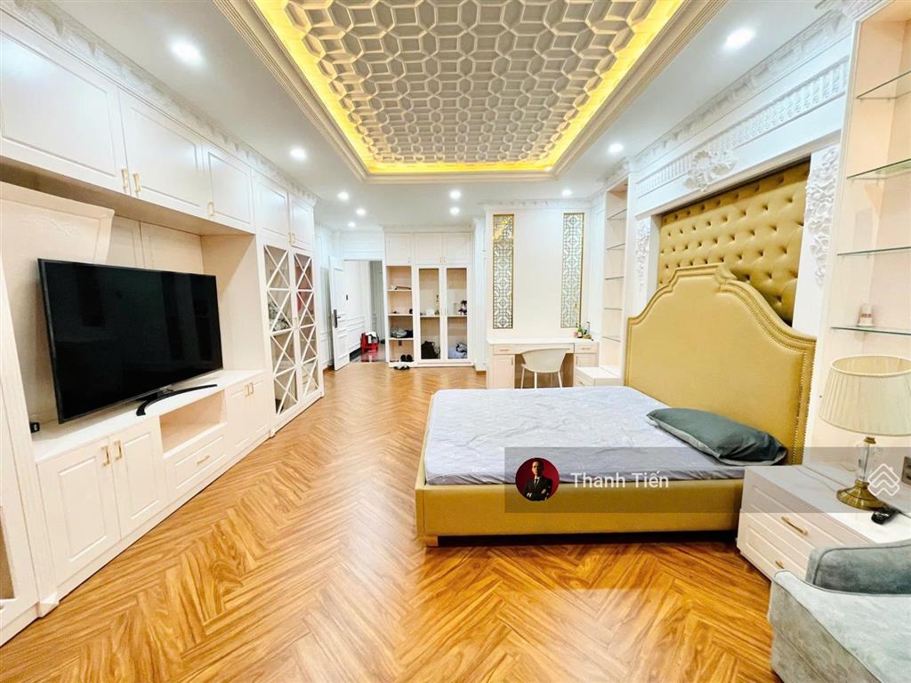 Bán nhà 6 tầng thang máy (6,5x17m). 18 phòng full nội thất. đường nhựa 8m lê văn sỹ  23 tỷ tl