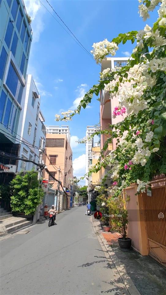 Mua đất tặng nhà 4 tầng. khuôn đất siêu hiếm 8x18m. hẻm nhựa 8m sát mặt tiền trương công định