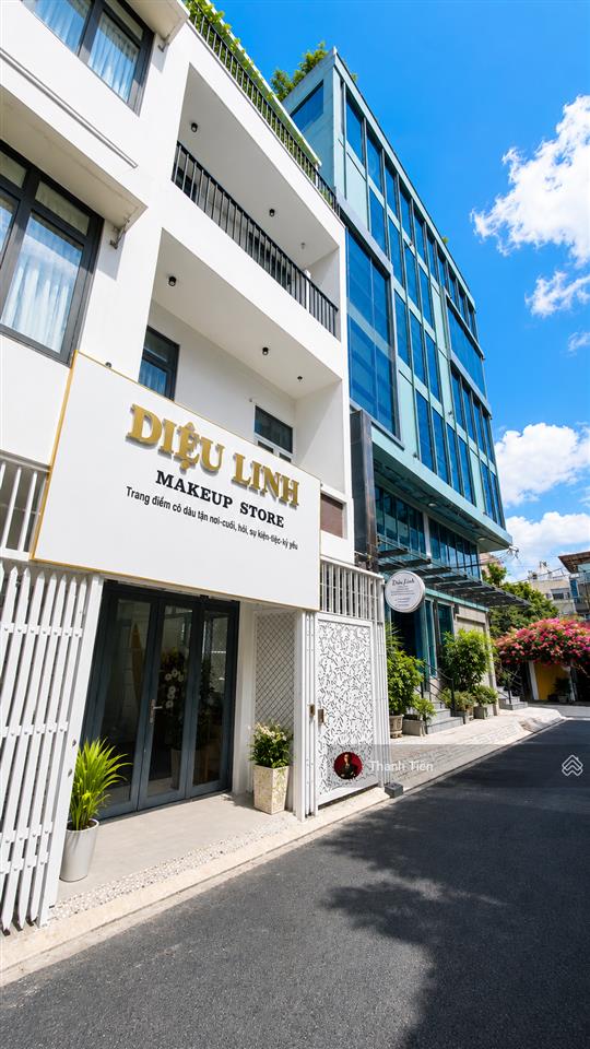Khuôn đất siêu hiếm 8x18m, sẵn nhà 4 tầng. hđt 70tr/th. hẻm nhựa 8m sát mặt tiền trương công định