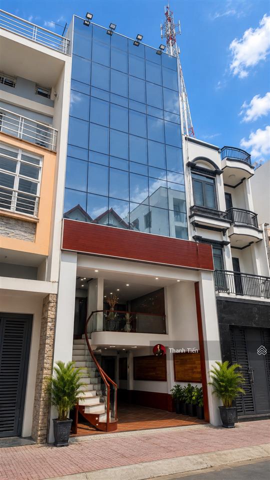 Bán tòa nhà văn phòng 5 tầng thang máy. 99,5m2. sát mặt tiền cộng hòa, đối diện etown  chỉ 24 tỷ