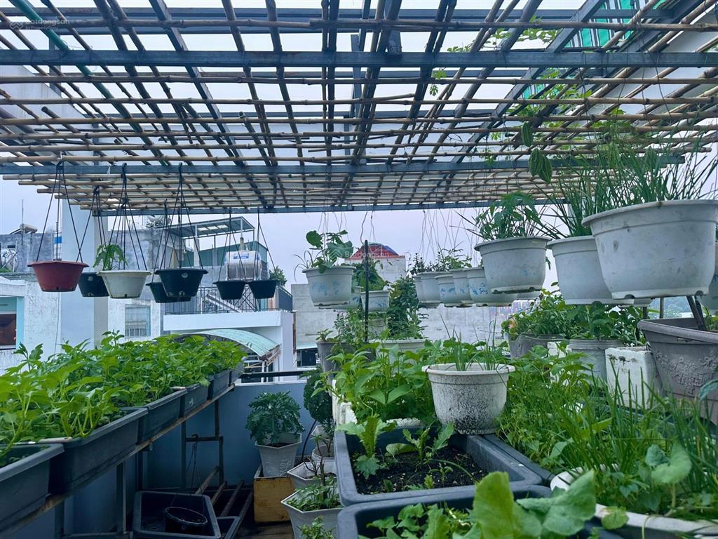Bán nhà mới đẹp 5 tầng. 5x20m. đường nhựa ô tô tránh. cách sân bay 800m  16 tỷ tl