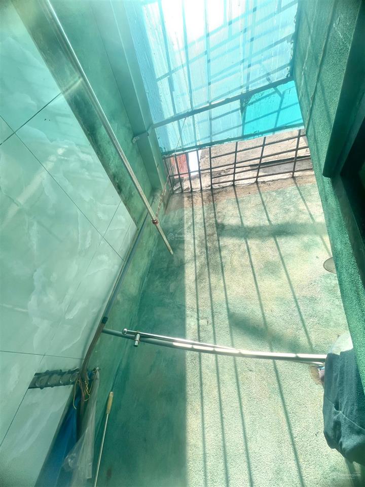 Bán nhà 2 tầng 1 sẹc tô ký còn mới vào ở ngay  hẻm xe tải thông  72m2 (4x18.5) giá chỉ 4.9 tỷ